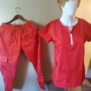 Fashion Unisex Zip Collar, Deep Pockets Medical Scrub Uniform Set. Small. Red.